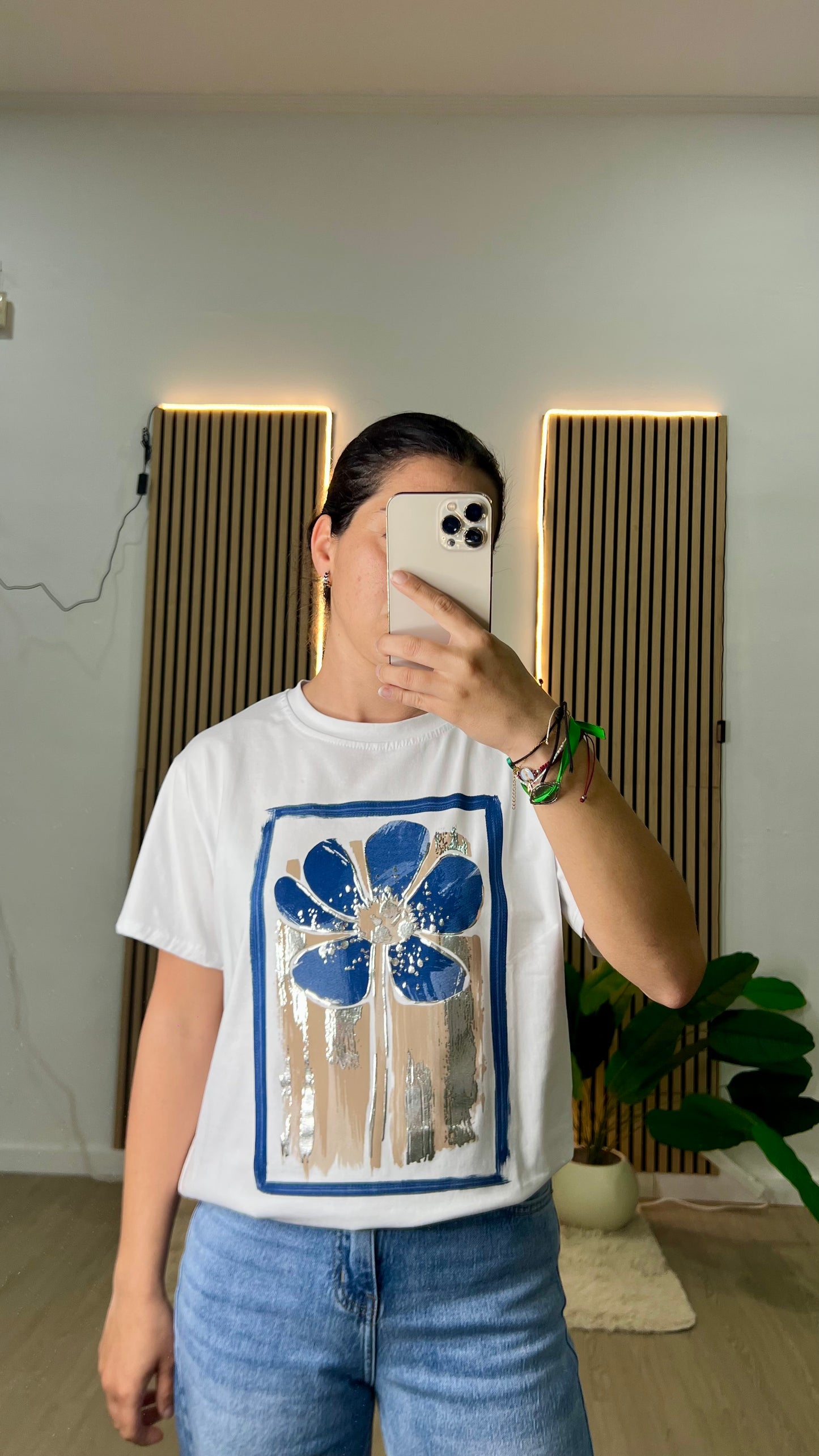 Camiseta basica flor azul