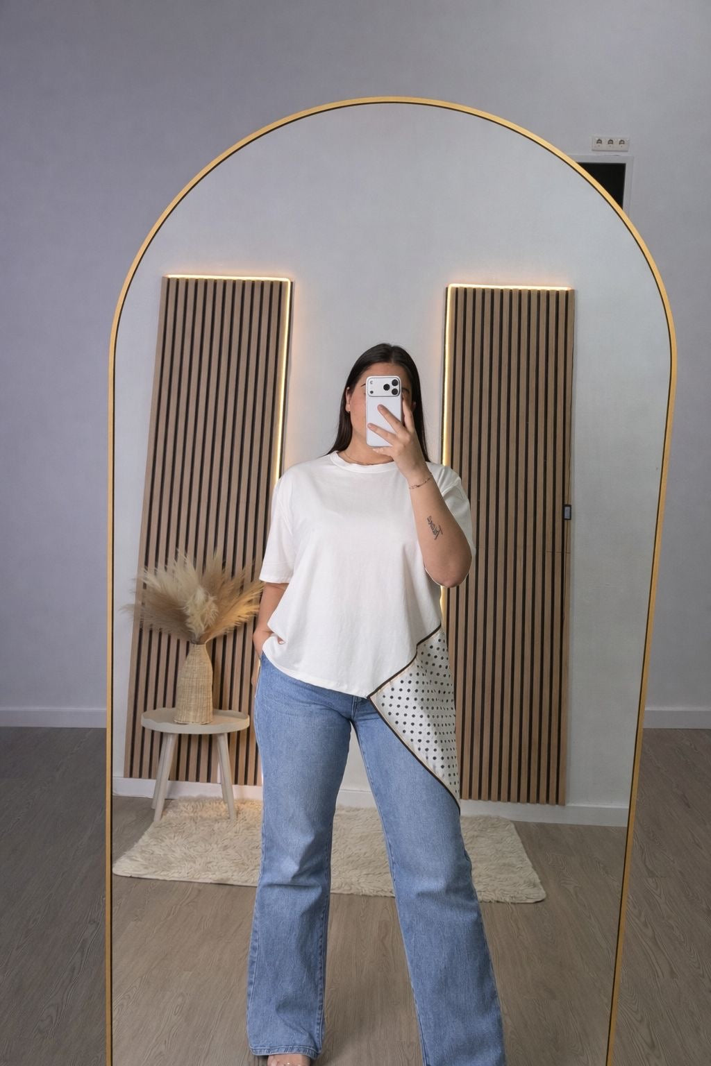 Camsieta blanca pañuelo lunares curvy