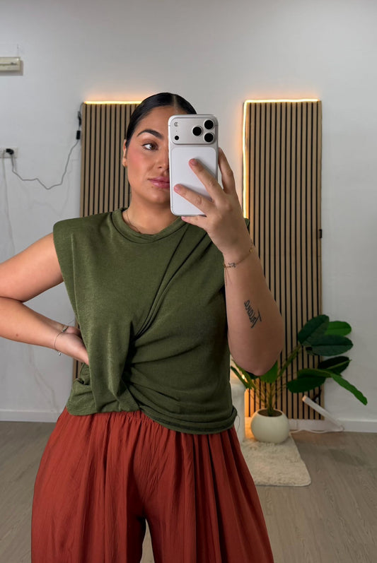 Camiseta nudo